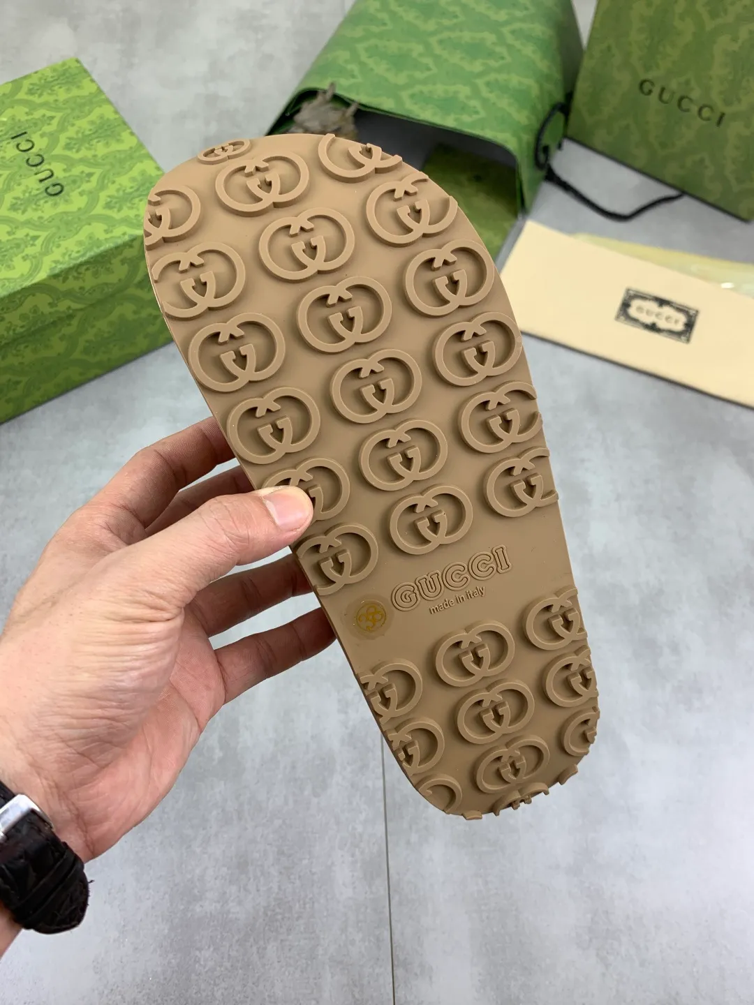 Men's Men's Shoes 💰P300💰[New Style] High Version 🎁🎁🎁 GUCCI New Year of the Snake casual slippers, original official website, perfect workmanship, transmitting a kind of noble luxury, sublimating its definition of luxury in Gucci's high-end extraordinary craftsmanship. Original Gucci double G combination outsole, code number: 35-46, complete package